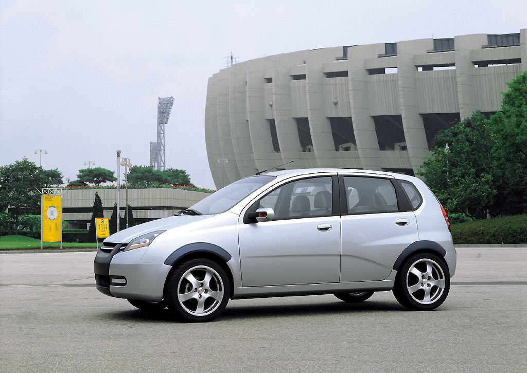 Daewoo Kalos 2002 001.jpg